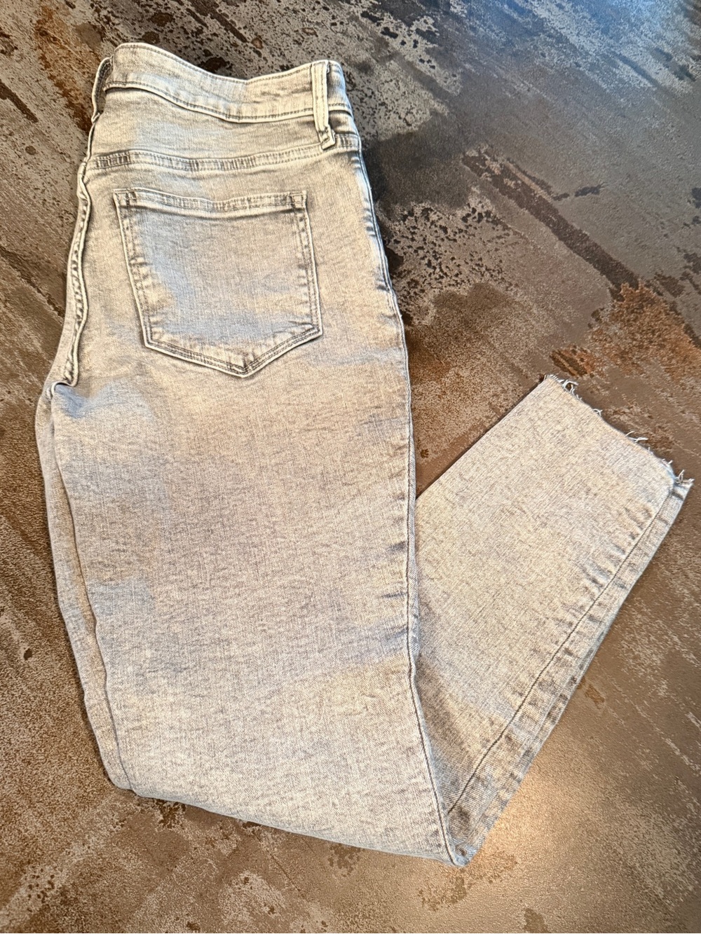 NWOT GAP Light Gray Skinny Jeans